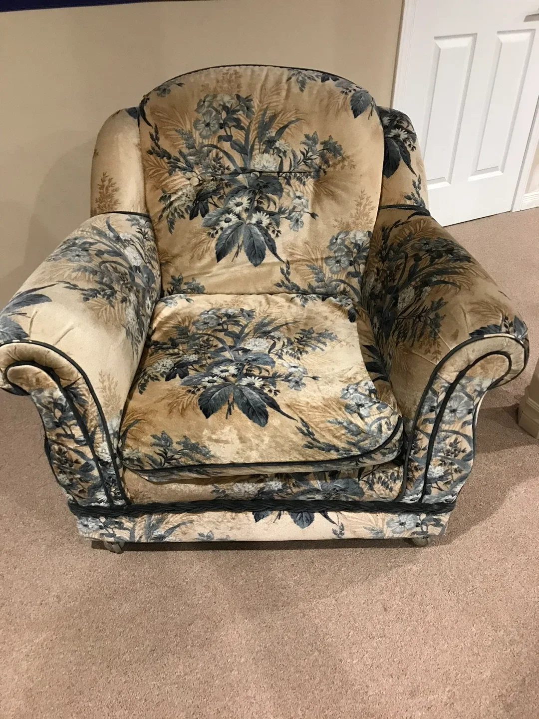 Floral Sofa Chair (34x38x36 inches)