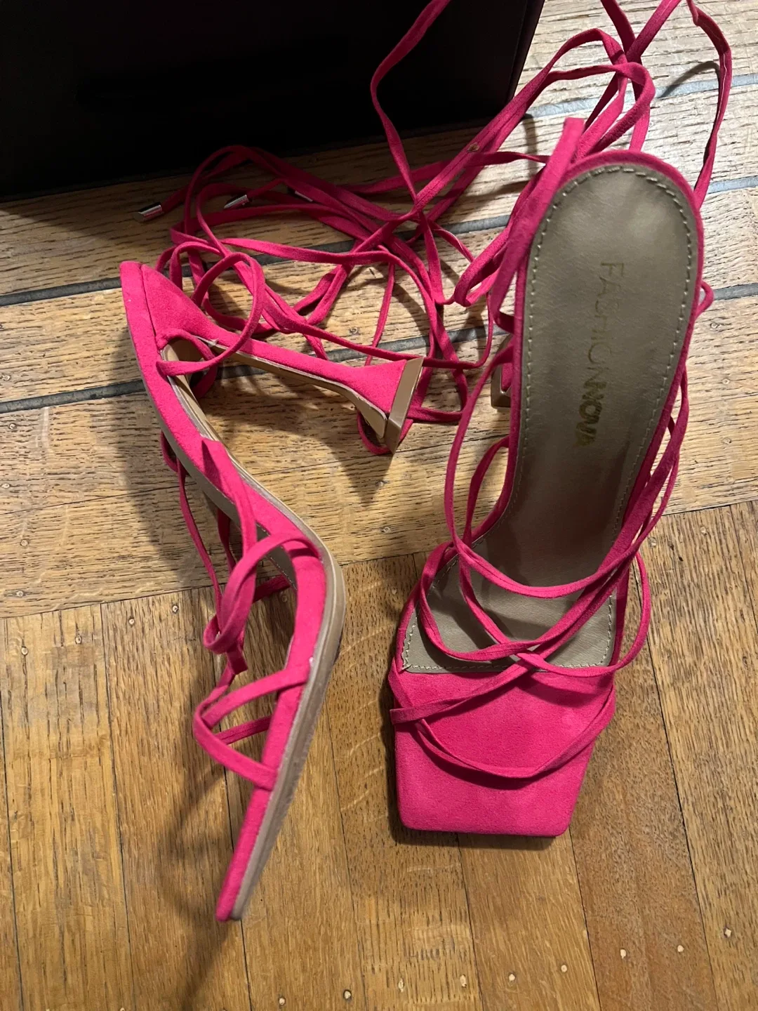 Fashion Nova Hot Pink Heels - Size 8 image indicator(2)