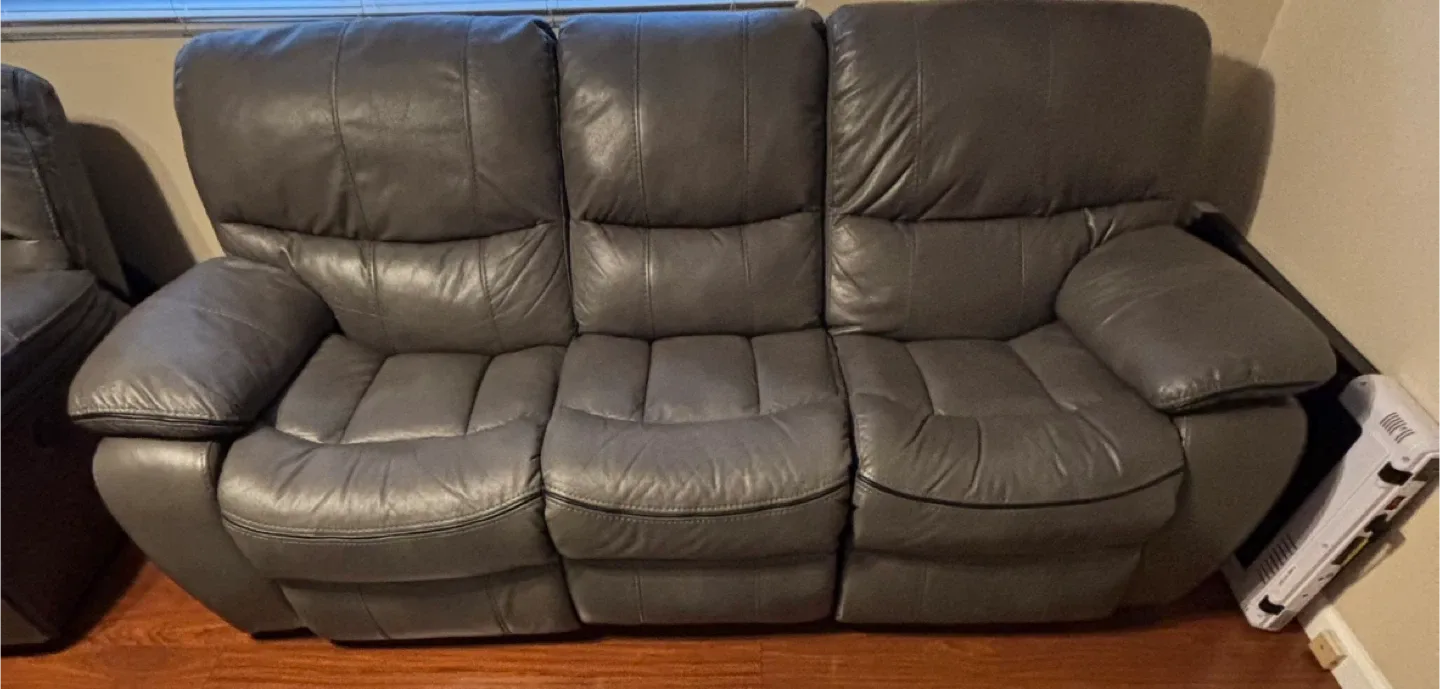 Gray Leather Reclining Sofa & Love Seat Set image indicator(3)