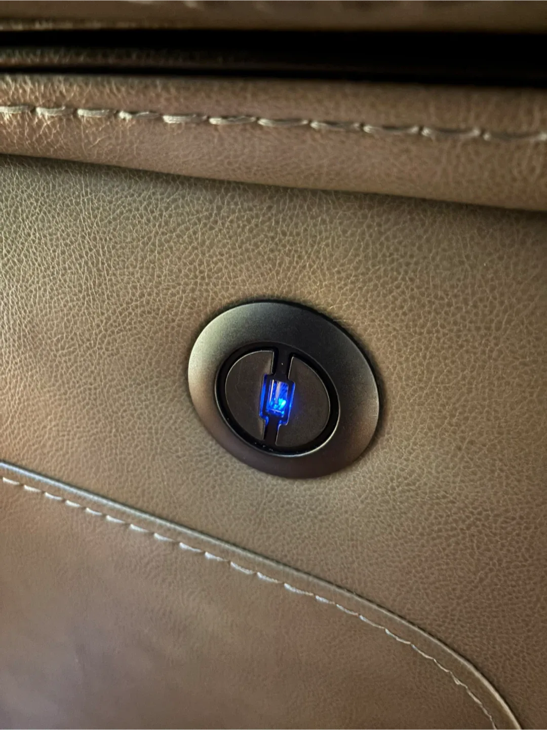 Gray Leather Reclining Sofa & Love Seat Set image indicator(5)