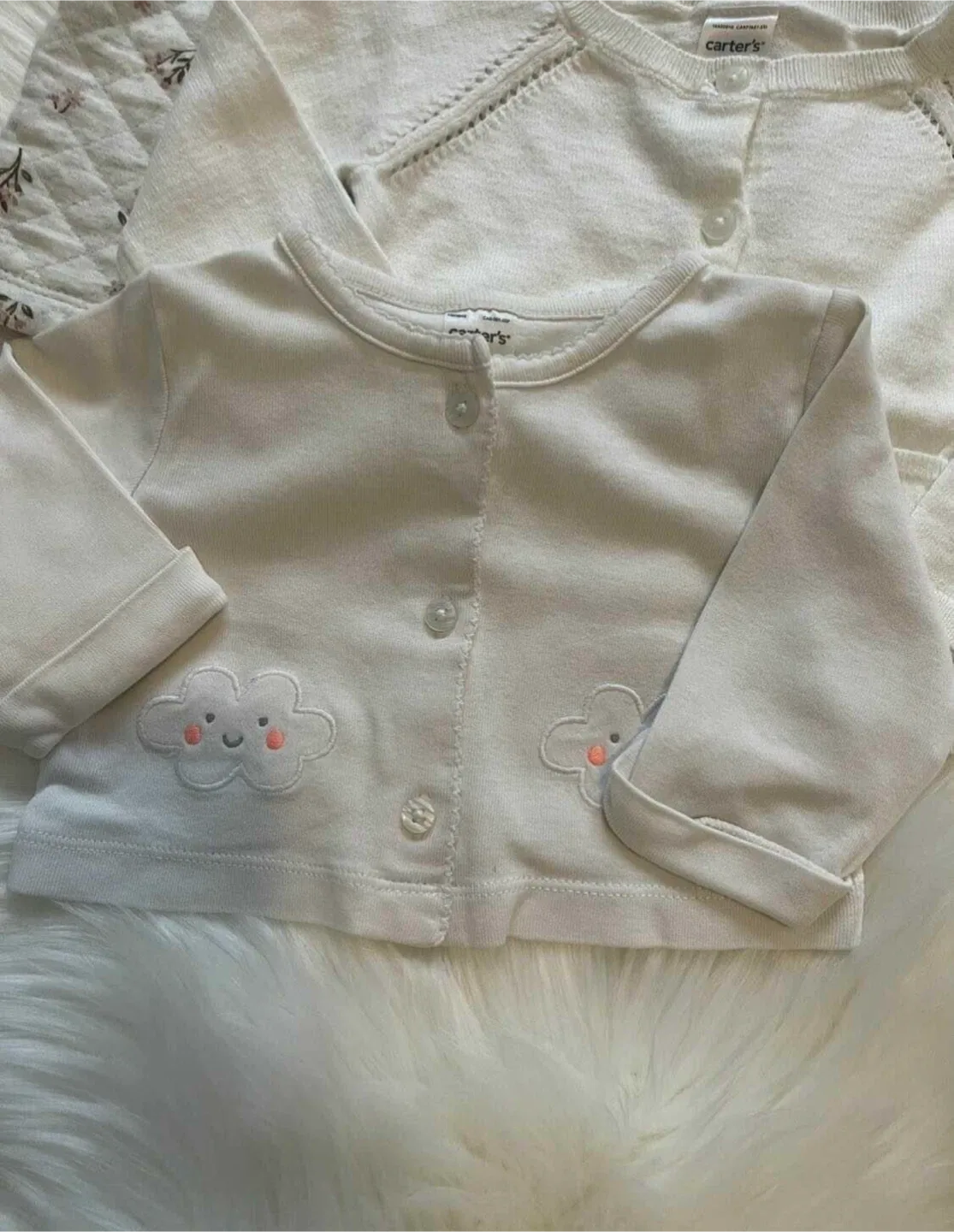 4 Pcs. Carters hoodie & cardigan size 9M image indicator(5)
