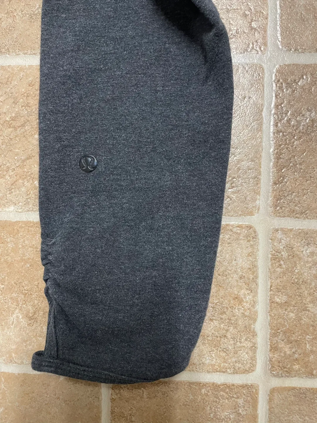 Lululemon Grey Leggings - Size 8 image indicator(5)