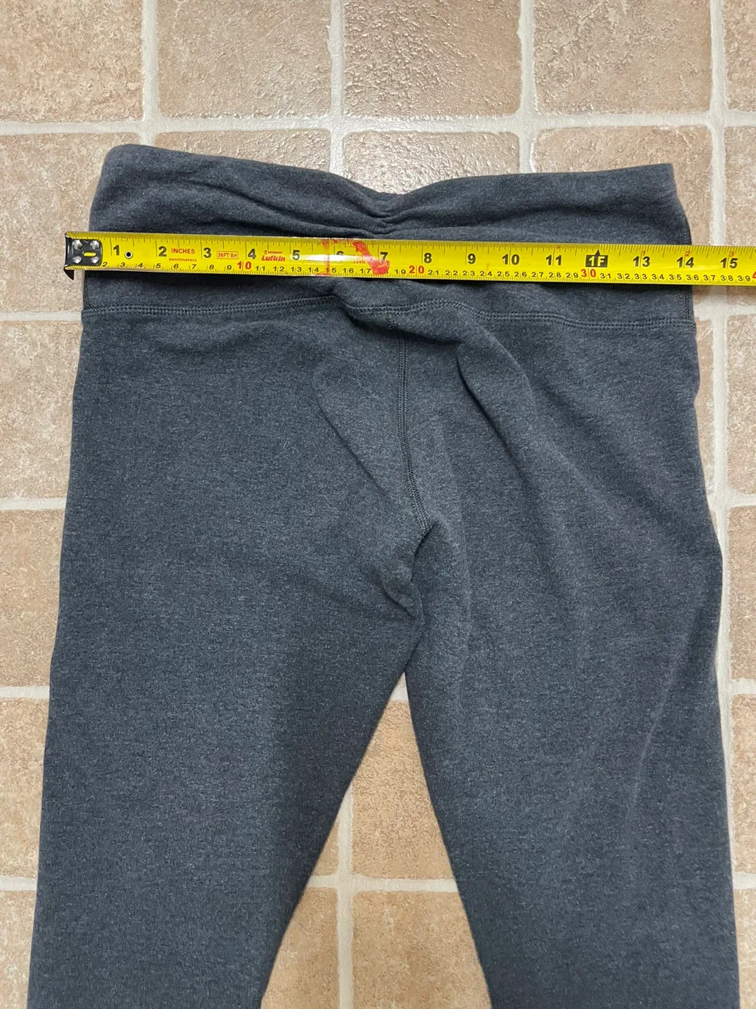 Lululemon Grey Leggings - Size 8 image indicator(2)