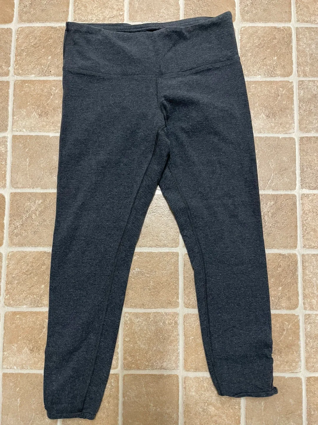 Lululemon Grey Leggings - Size 8 image indicator(6)