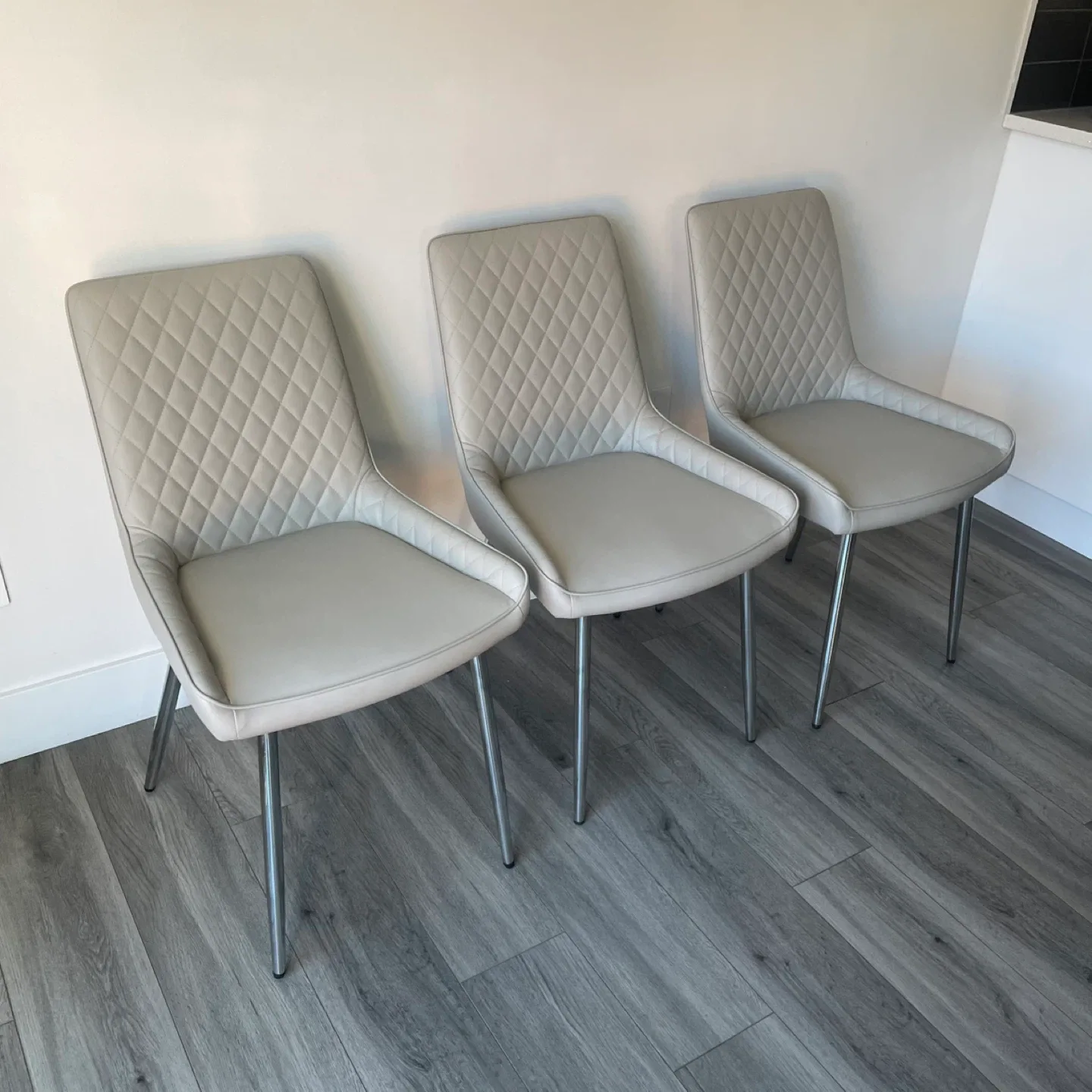 3 Dining Chairs image indicator(4)