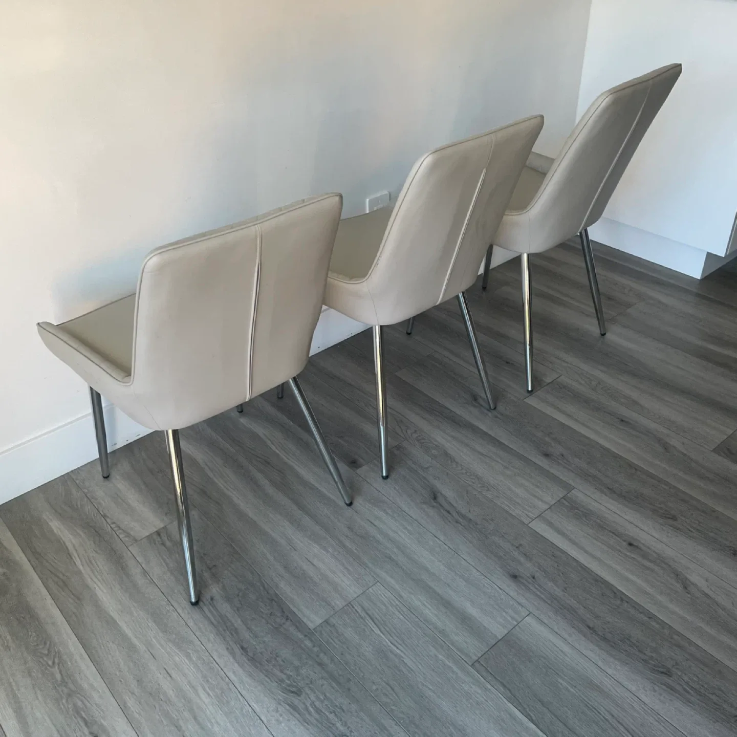 3 Dining Chairs image indicator(10)