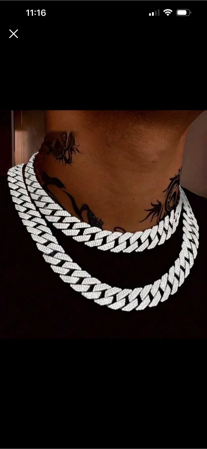 Cuban Link Chain Necklace image indicator(2)