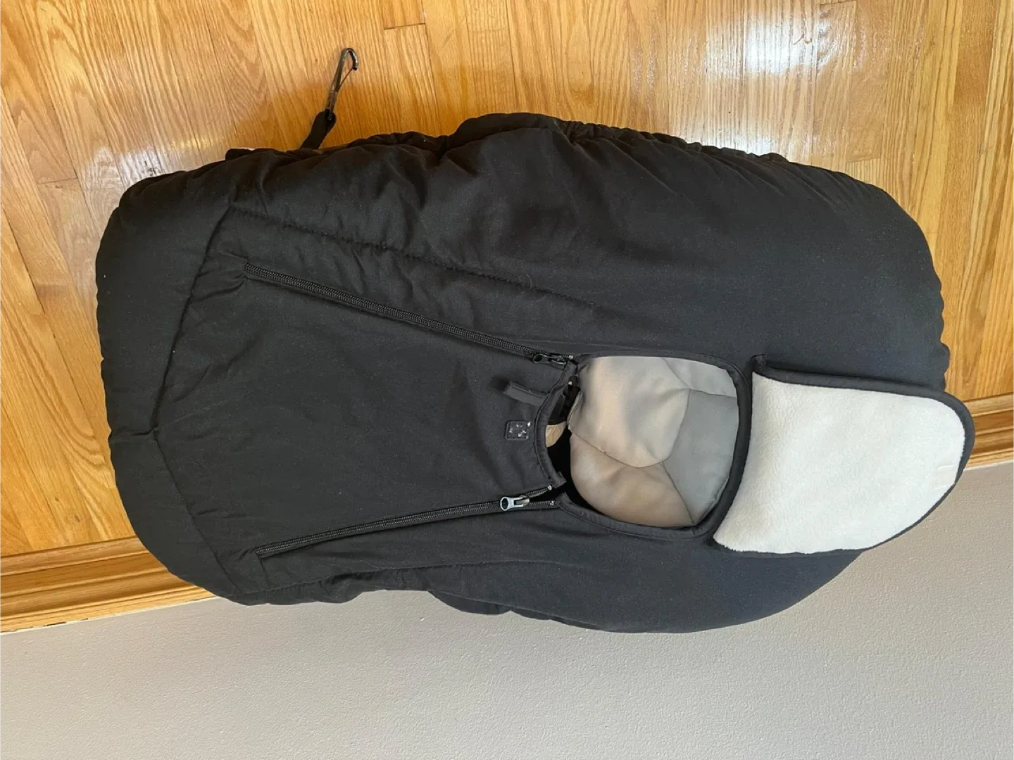 JJ Cole Baby / Infant Car Seat Cover - Black image indicator(2)