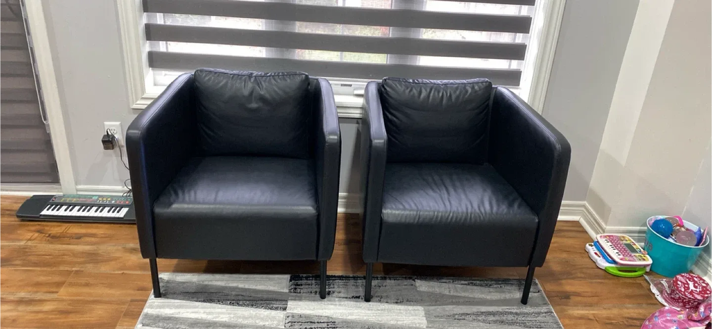 Black Leather Sofa and Armchairs Set image indicator(2)