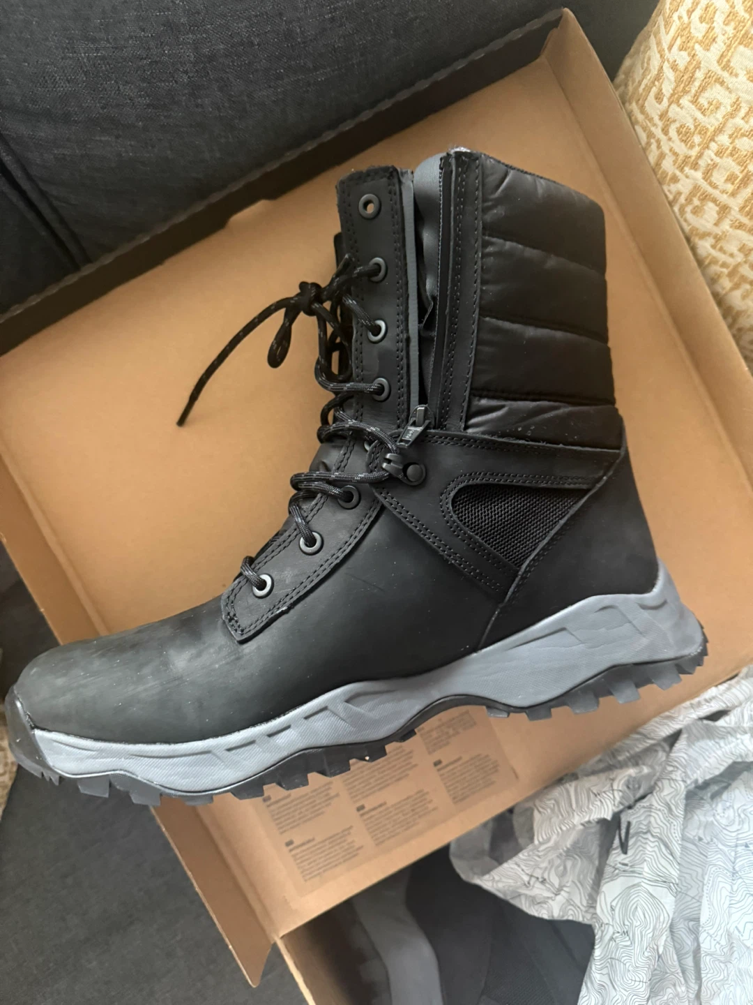The North Face Waterproof Leather Boots - US 9.5 - photo 2
