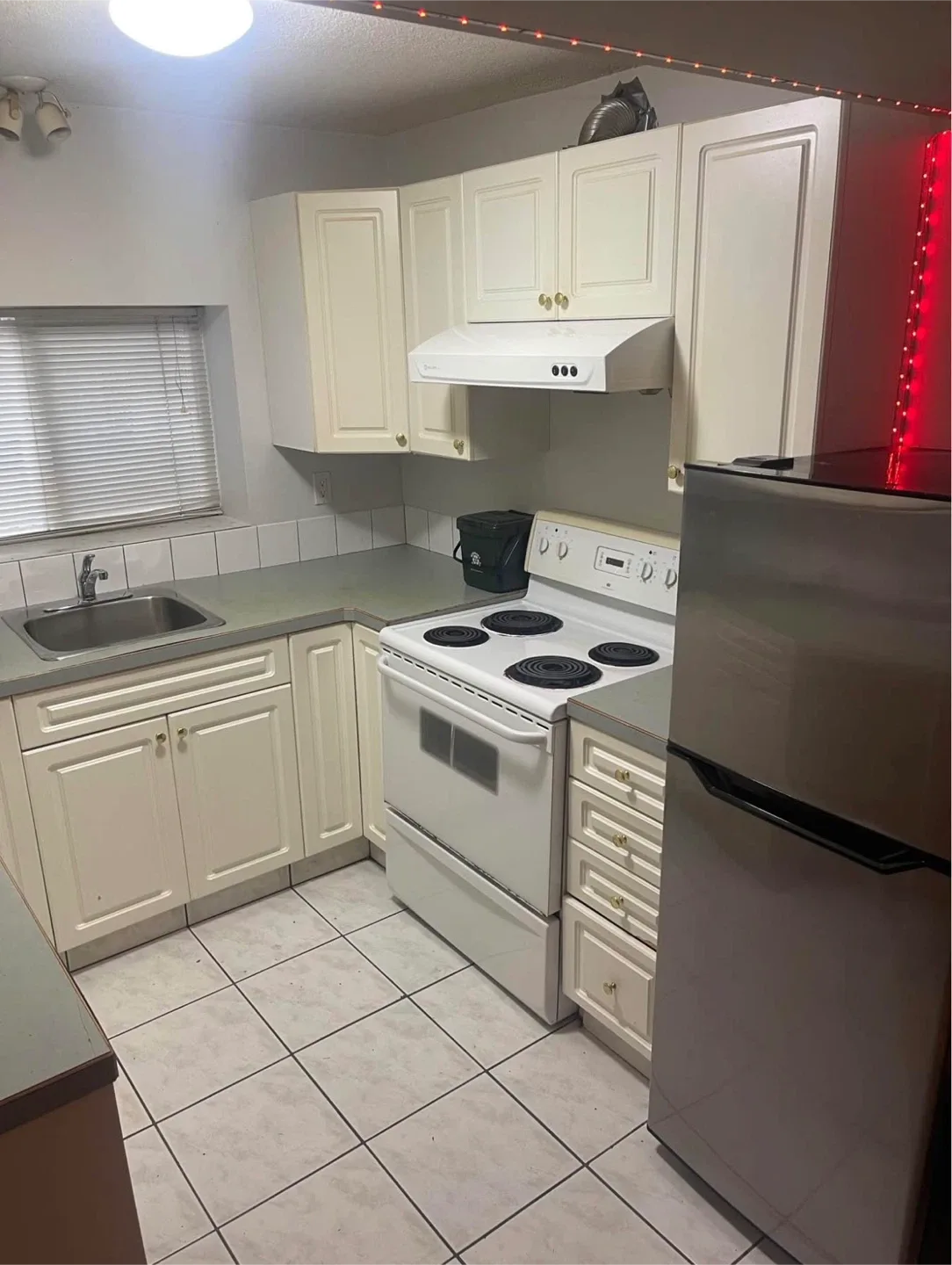 1 bedroom in a 2 bedroom suite image indicator(2)