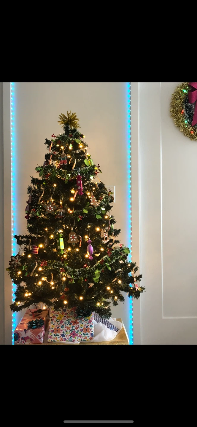 Pre-lit Christmas Tree without Ornaments - 4 feet