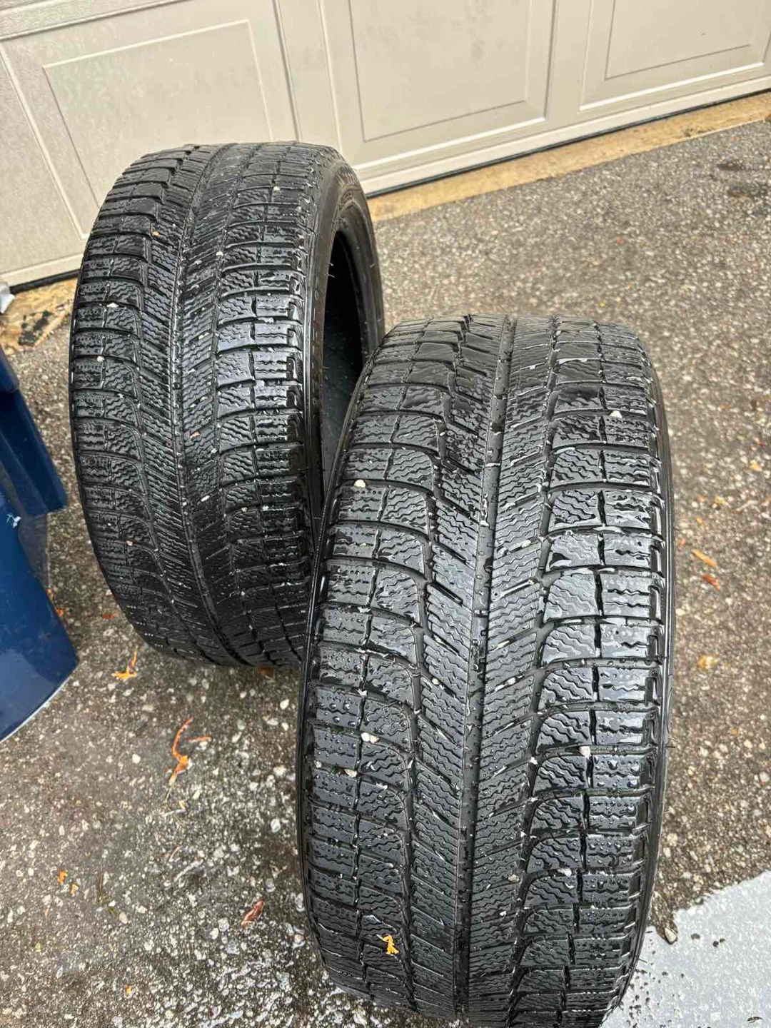 Four Michelin X-Ice XI3 225/45R17 Winter Tires