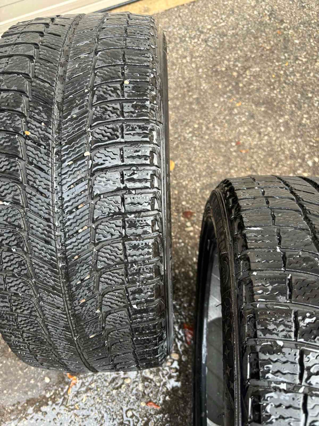 Four Michelin X-Ice XI3 225/45R17 Winter Tires - photo 4