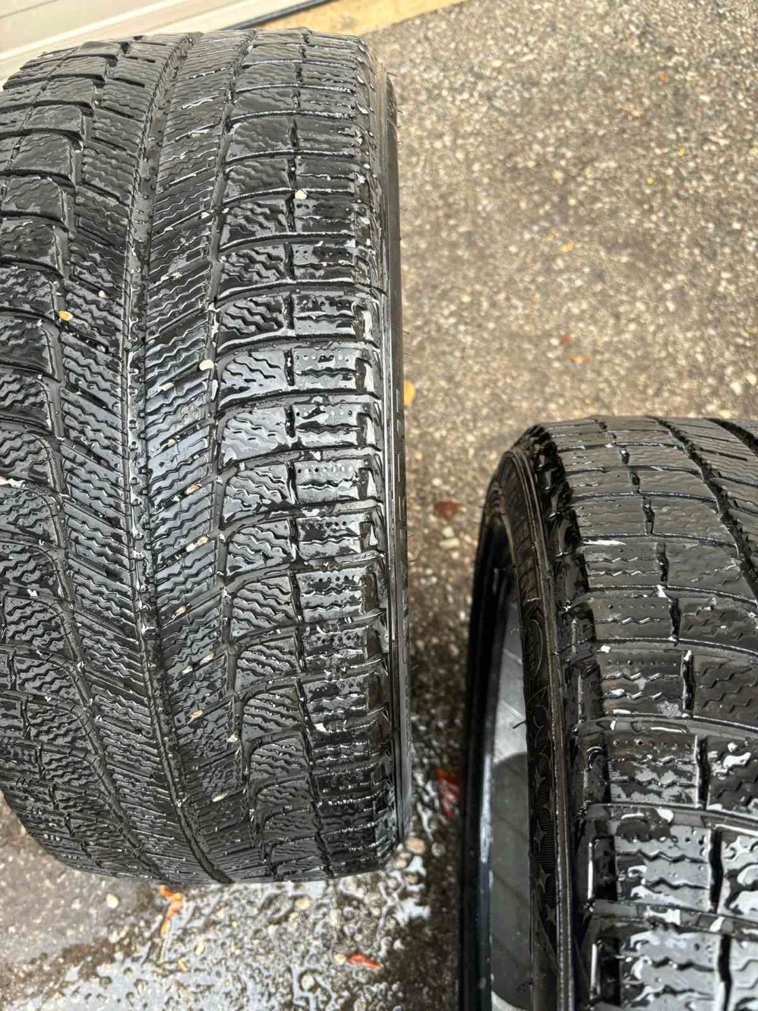 Michelin X-Ice XI3 225/45R17 Winter Tires image indicator(4)