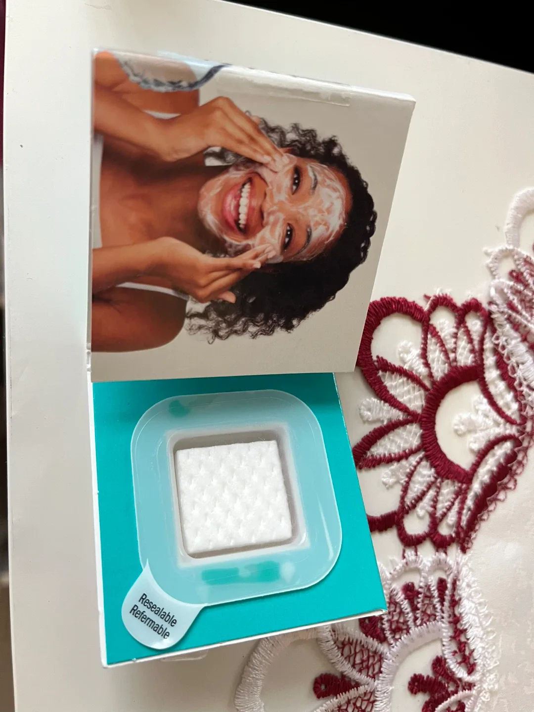 NEW OLAY CLEANSER SAMPLE image indicator(2)