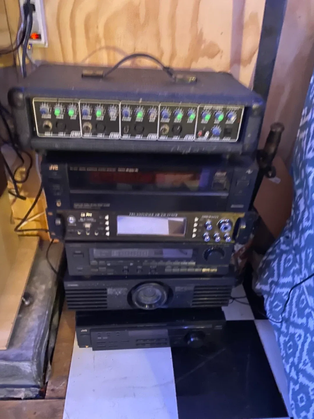 Amplifiers, projector and receivers Jvc gli pro and Panasonic