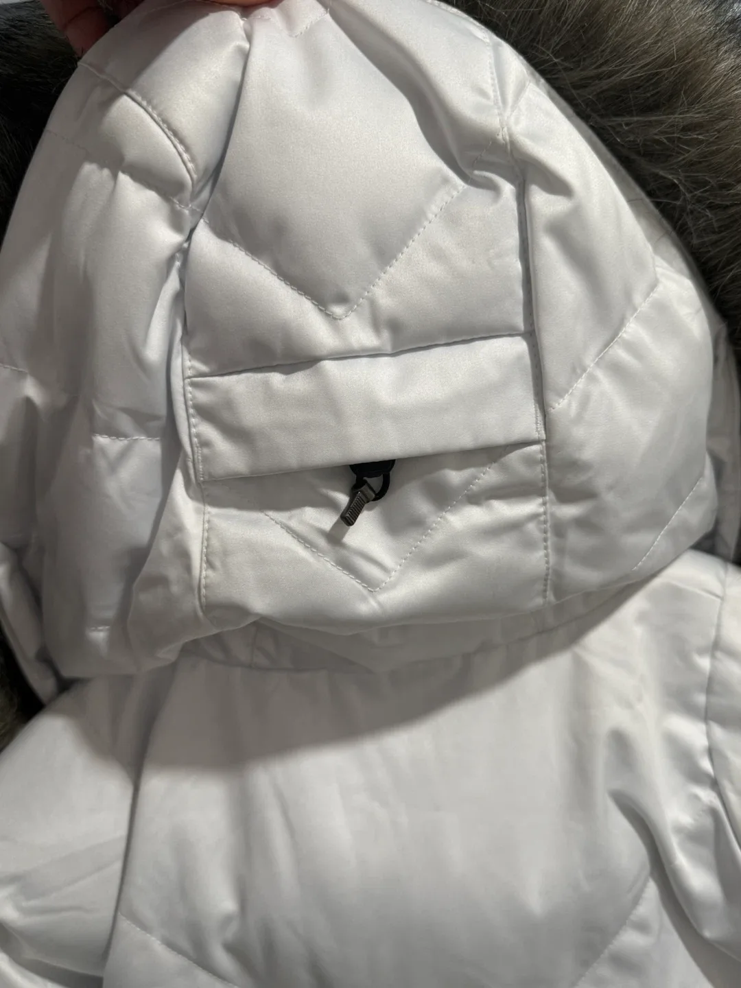 Obermeyer Bombshell Jacket - Women's Size 8 White image indicator(8)