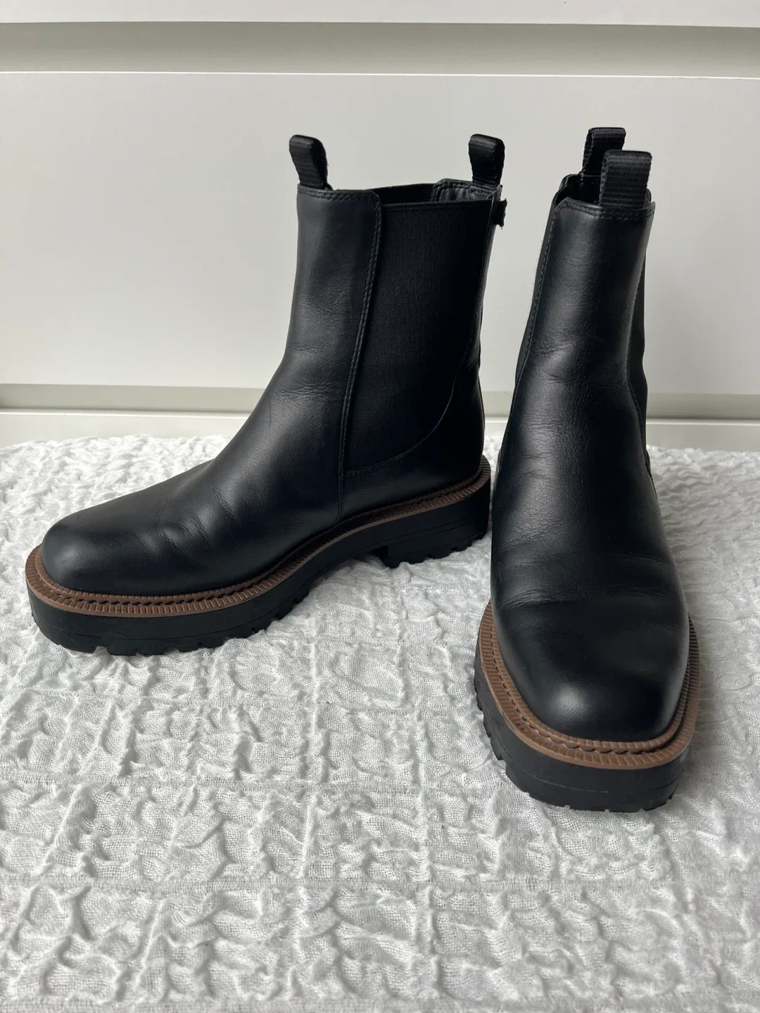 Sam Edelman Black Leather Chelsea Boots - Size 9 image indicator(10)