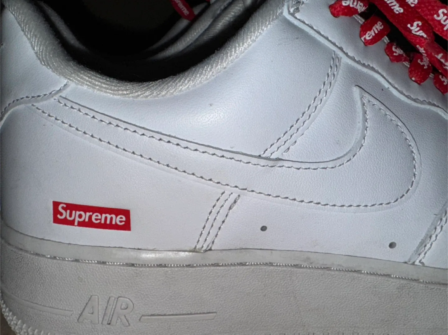 Nike Air Force 1 Supreme White image indicator(2)