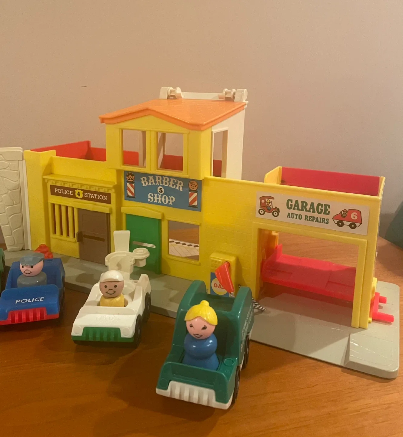 1973 Fisher-Price Little People Play Family Village toy set image indicator(4)