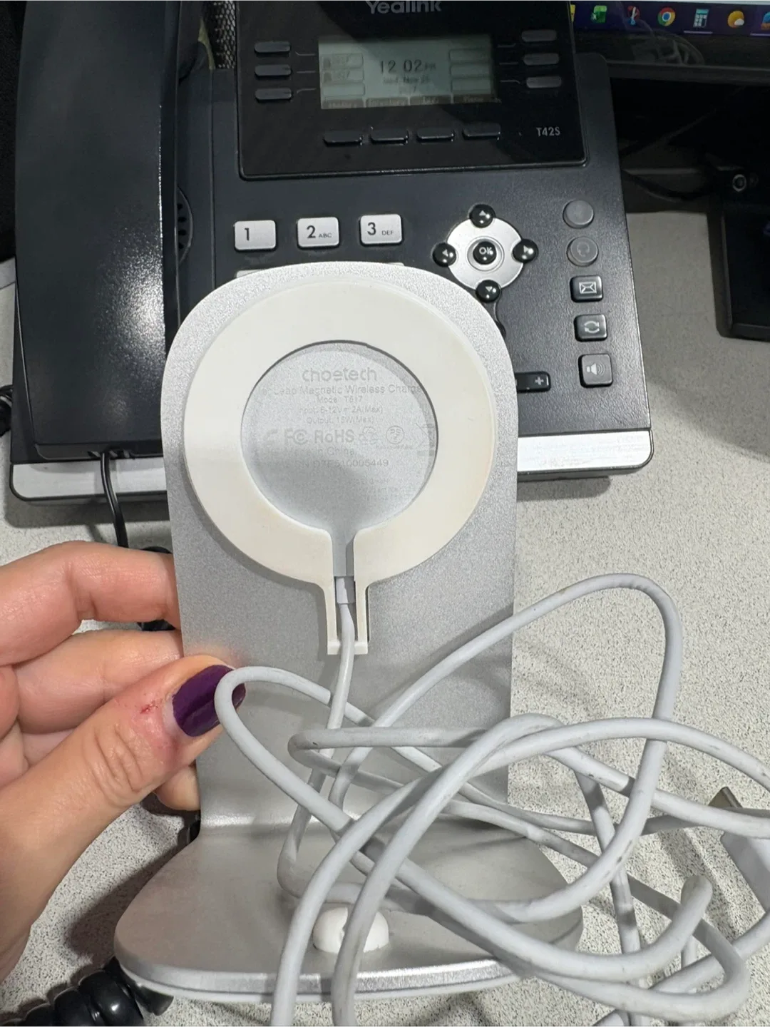 Choetech Loop Magnetic Wireless Charger image indicator(2)