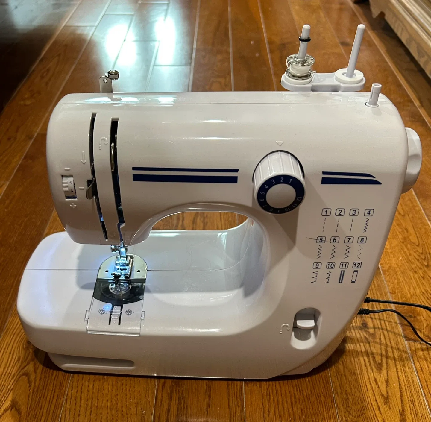 White Mini Sewing Machine