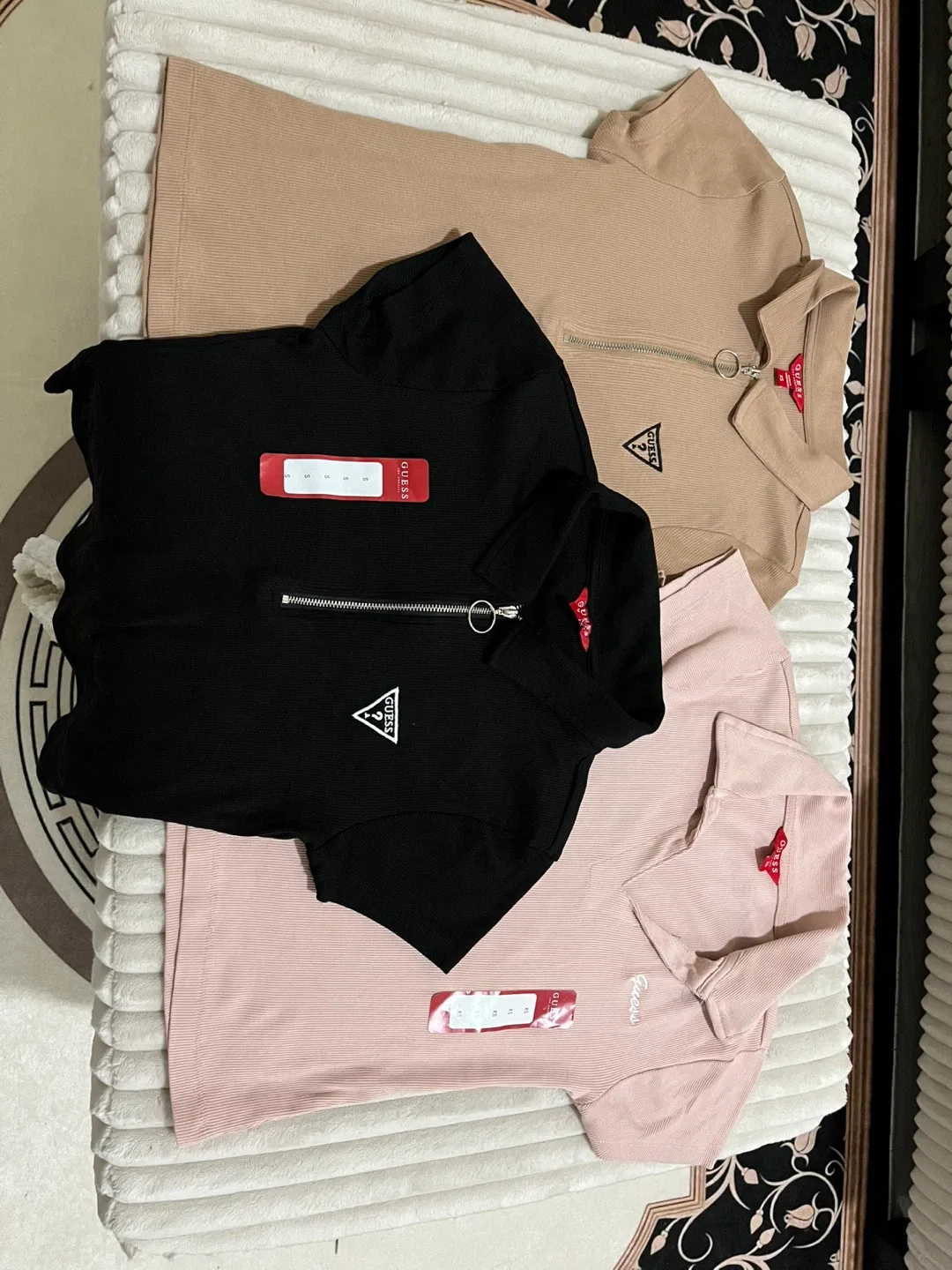 BRAND NEW WOMEN GUESS TEES image indicator(2)