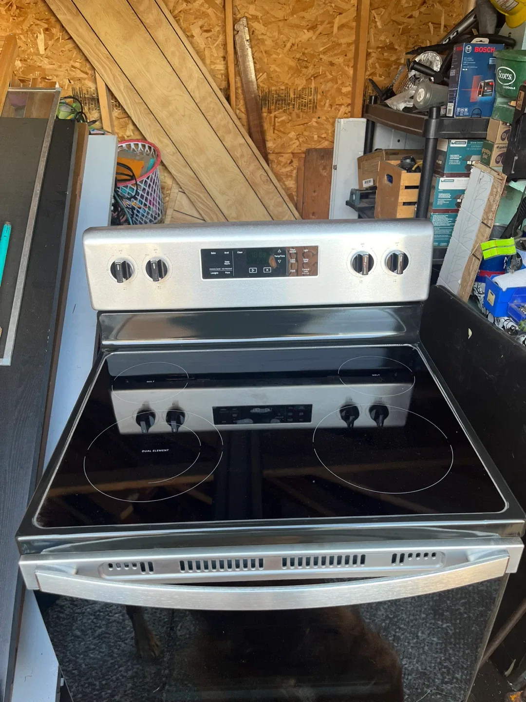 Whirlpool 30 in. 4 Burner Electric Range image indicator(9)