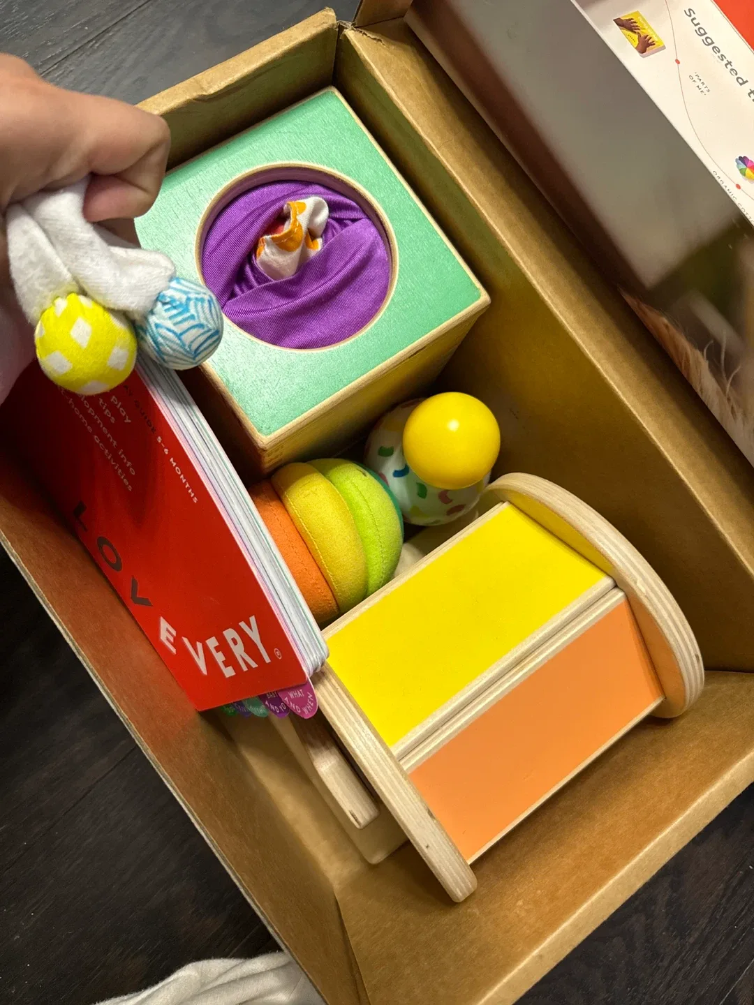 Lovevery Play kit Set 5-6 months image indicator(3)