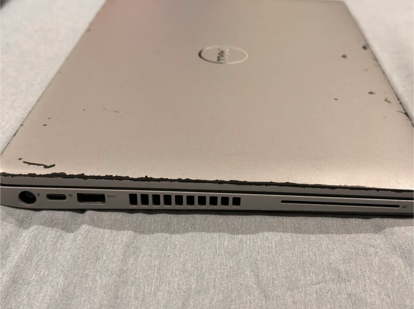 Dell Latitude 5410 Laptop image indicator(6)