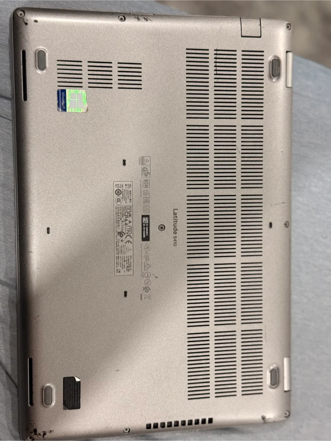 Dell Latitude 5410 Laptop image indicator(4)