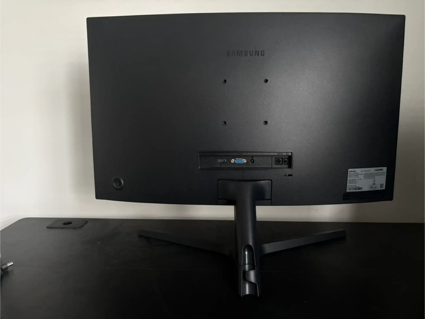 Samsung LC27R500FHNXZA (27” curved, 60Hz): image indicator(3)