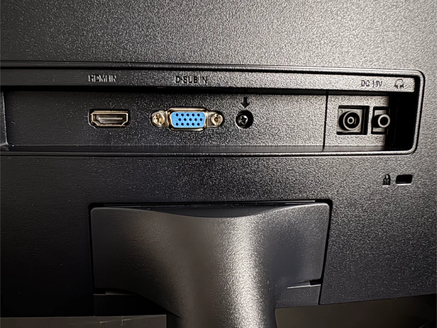 Samsung LC27R500FHNXZA (27” curved, 60Hz): image indicator(4)