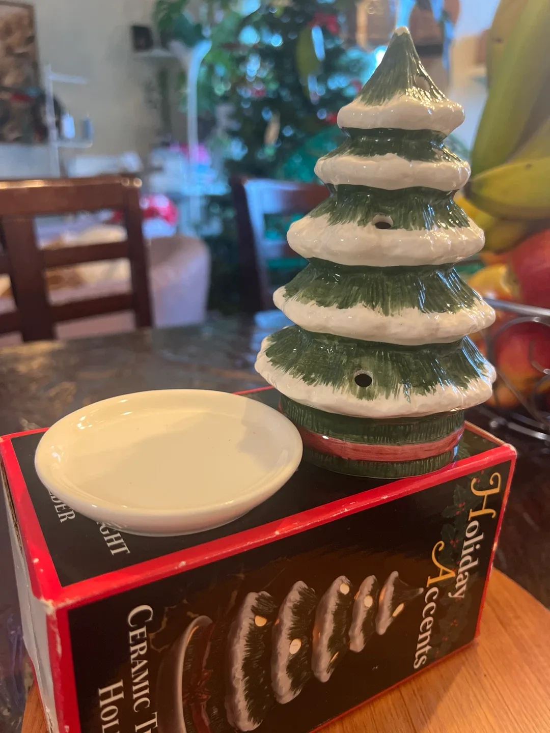 Holiday Accents Ceramic Tealight Holder image indicator(3)