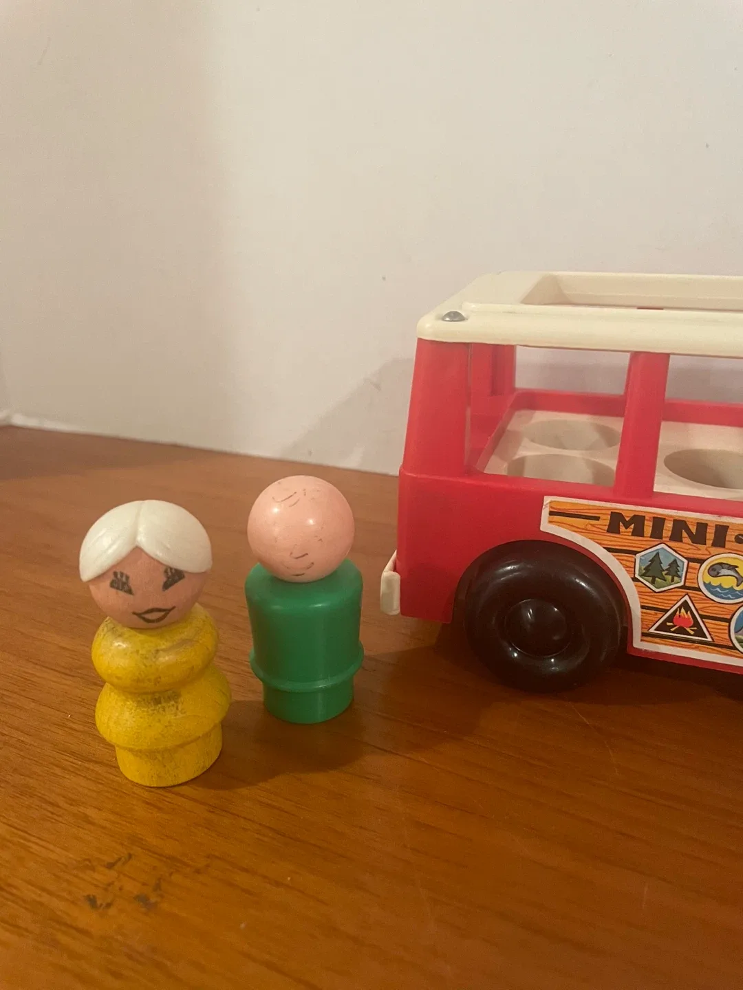 1969 Fisher-Price Little People Mini Bus with 4 people and dog image indicator(3)