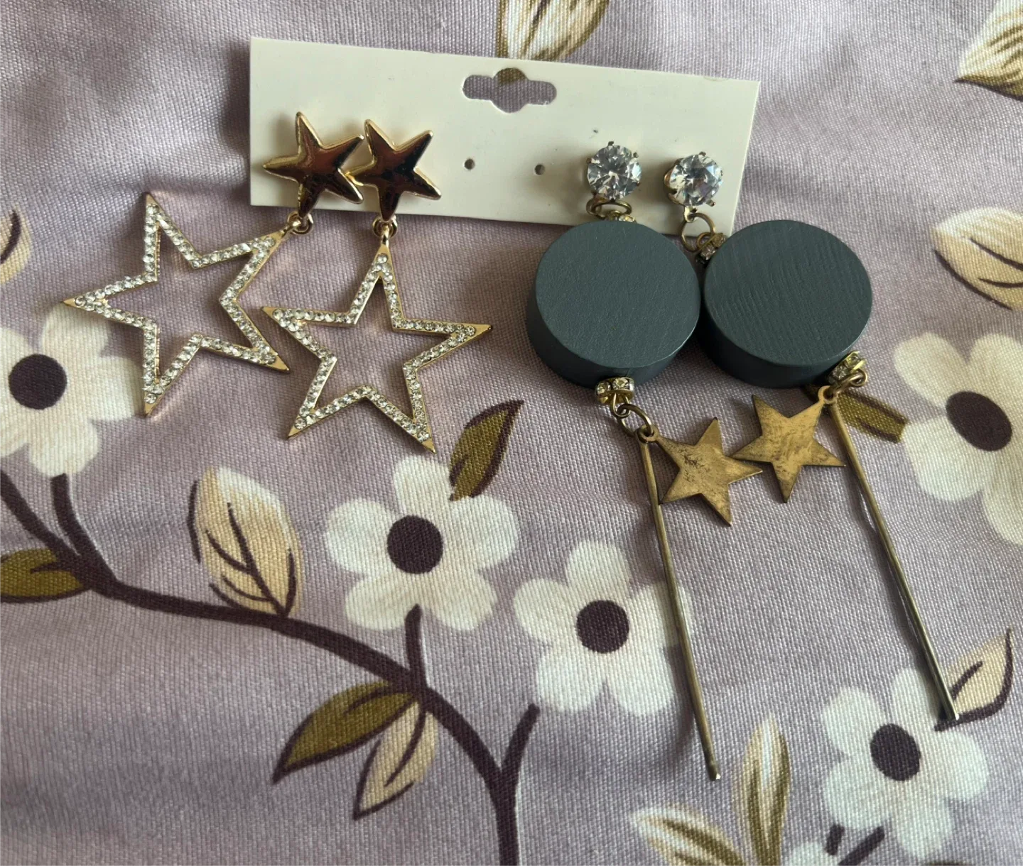 2 pairs of earrings for free