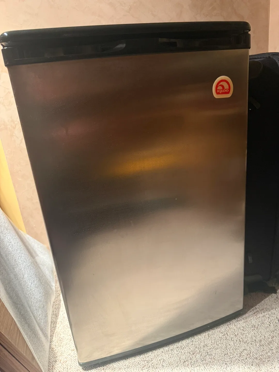 Igloo Compact Refrigerator - Great Condition!