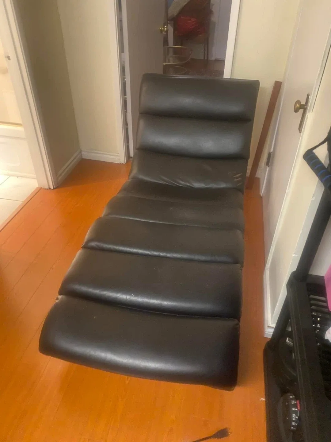 Black Leather Chaise Lounge