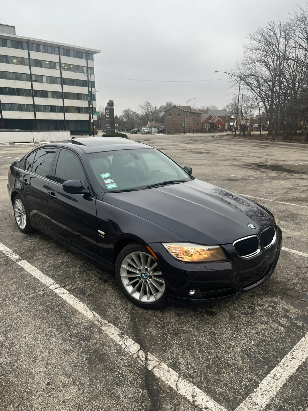 2010 BMW 328i  xDrive Sedan 4D - photo 2