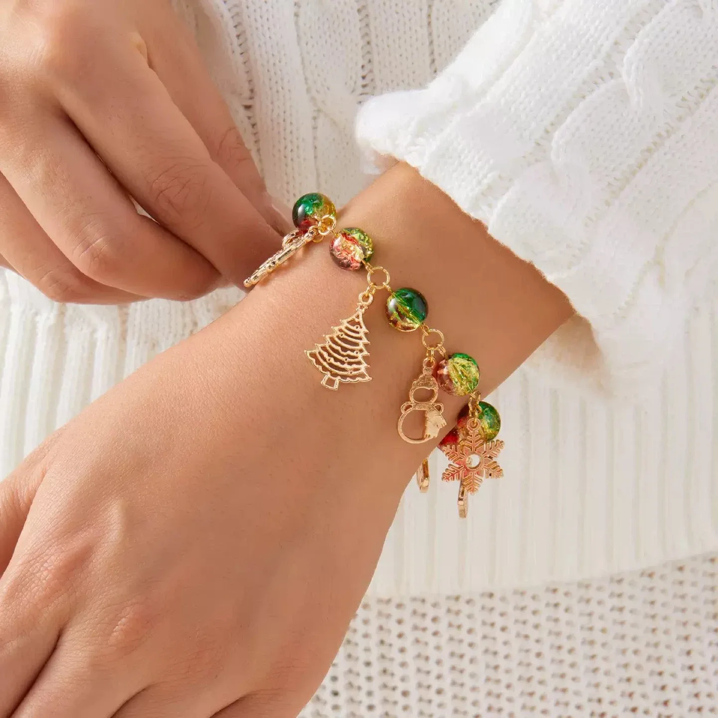 Christmas Charm Bracelet in Box image indicator(4)