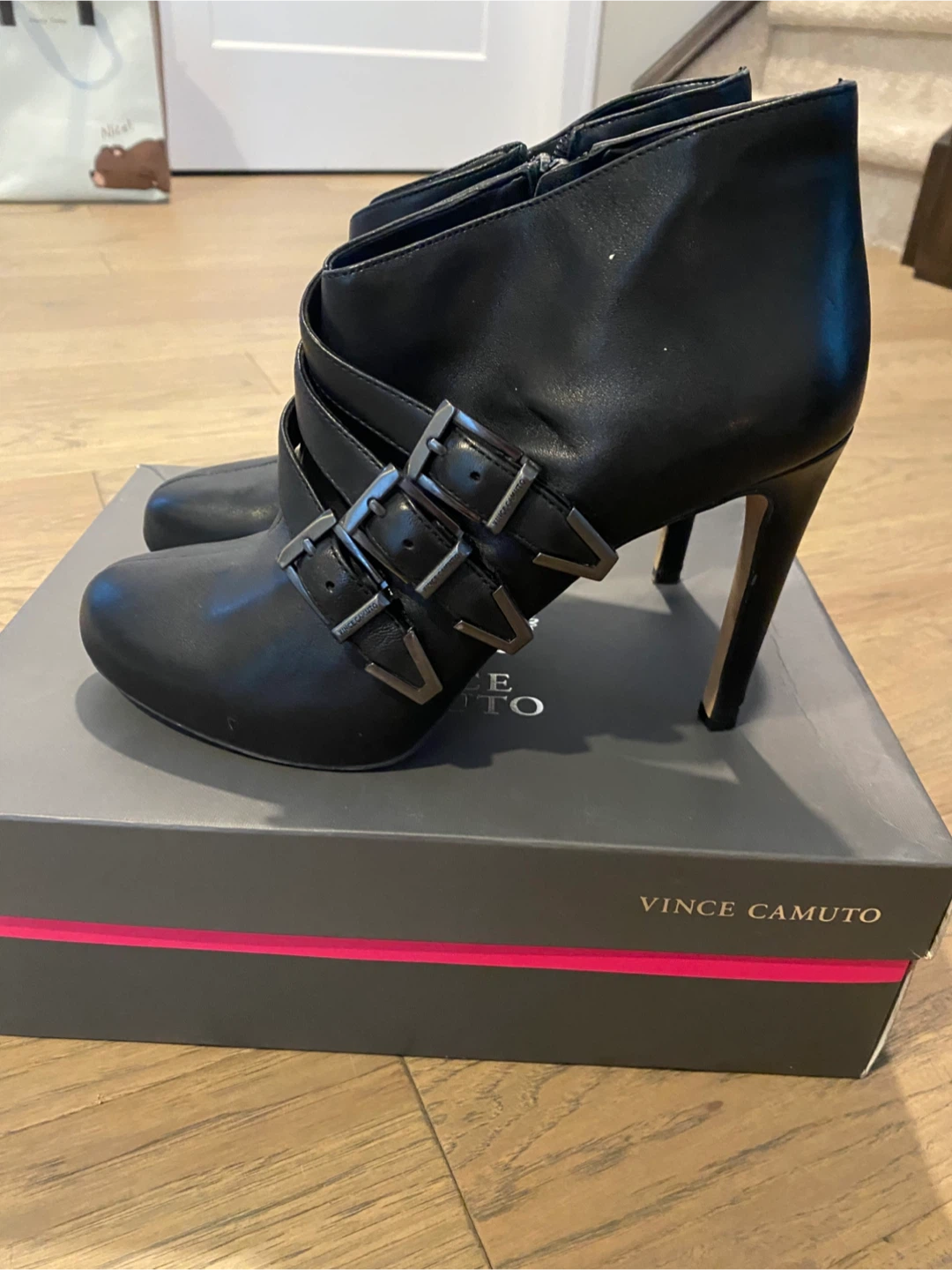 Vince Camuto Black Leather Heeled Booties - photo 2
