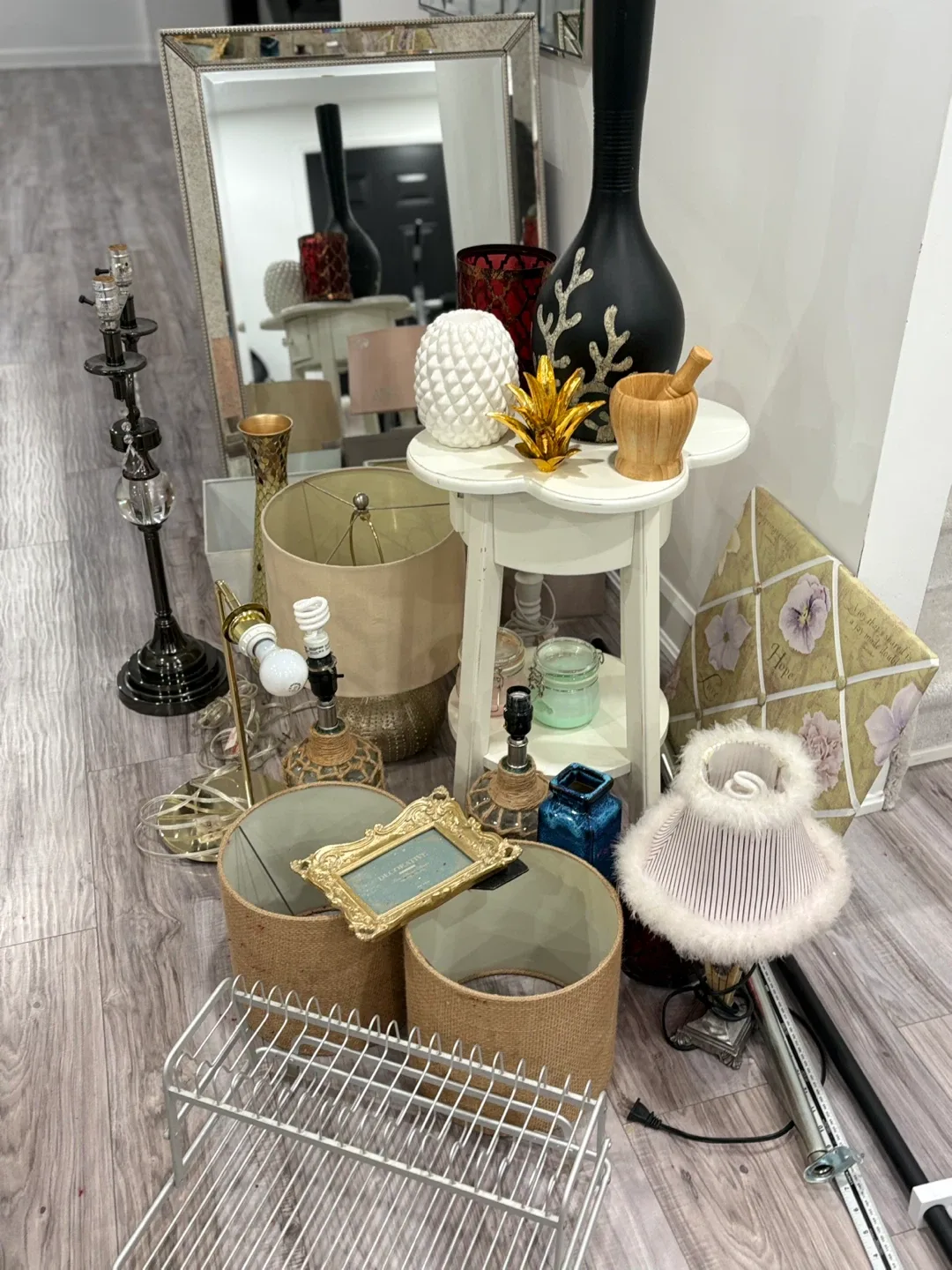 Assorted Home Decor Items
