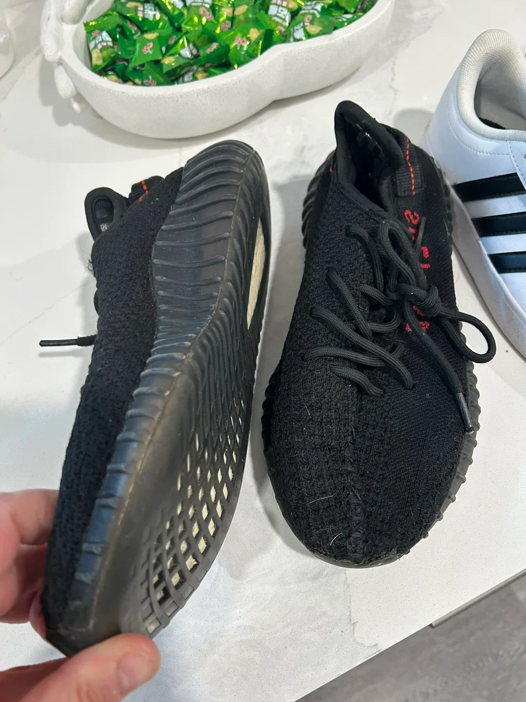 Adidas Yeezy Boost 350 V2 Black Size 9 image indicator(2)