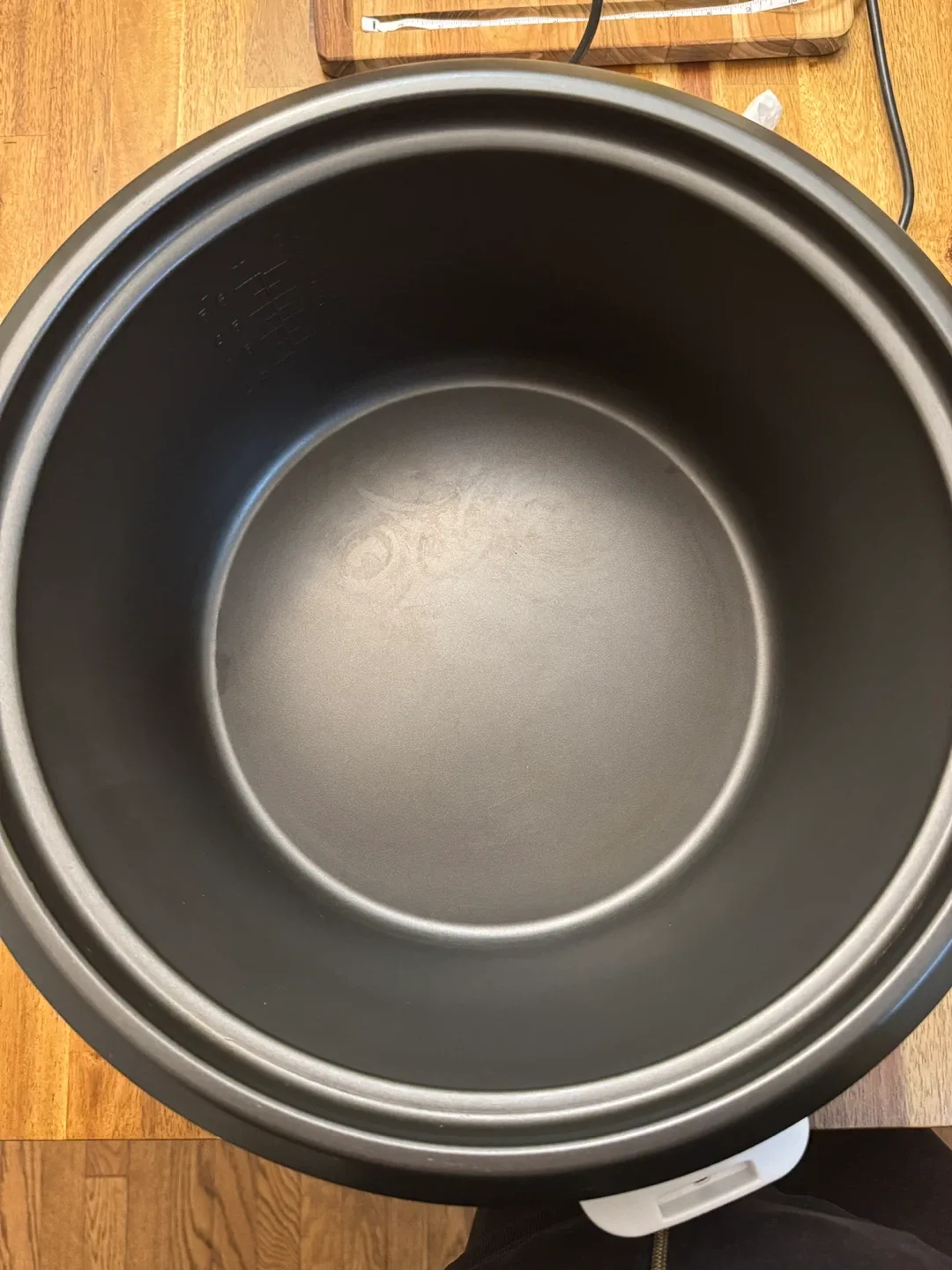 Large Rice Cooker - 5.6 L/30 cup Capacity image indicator(3)