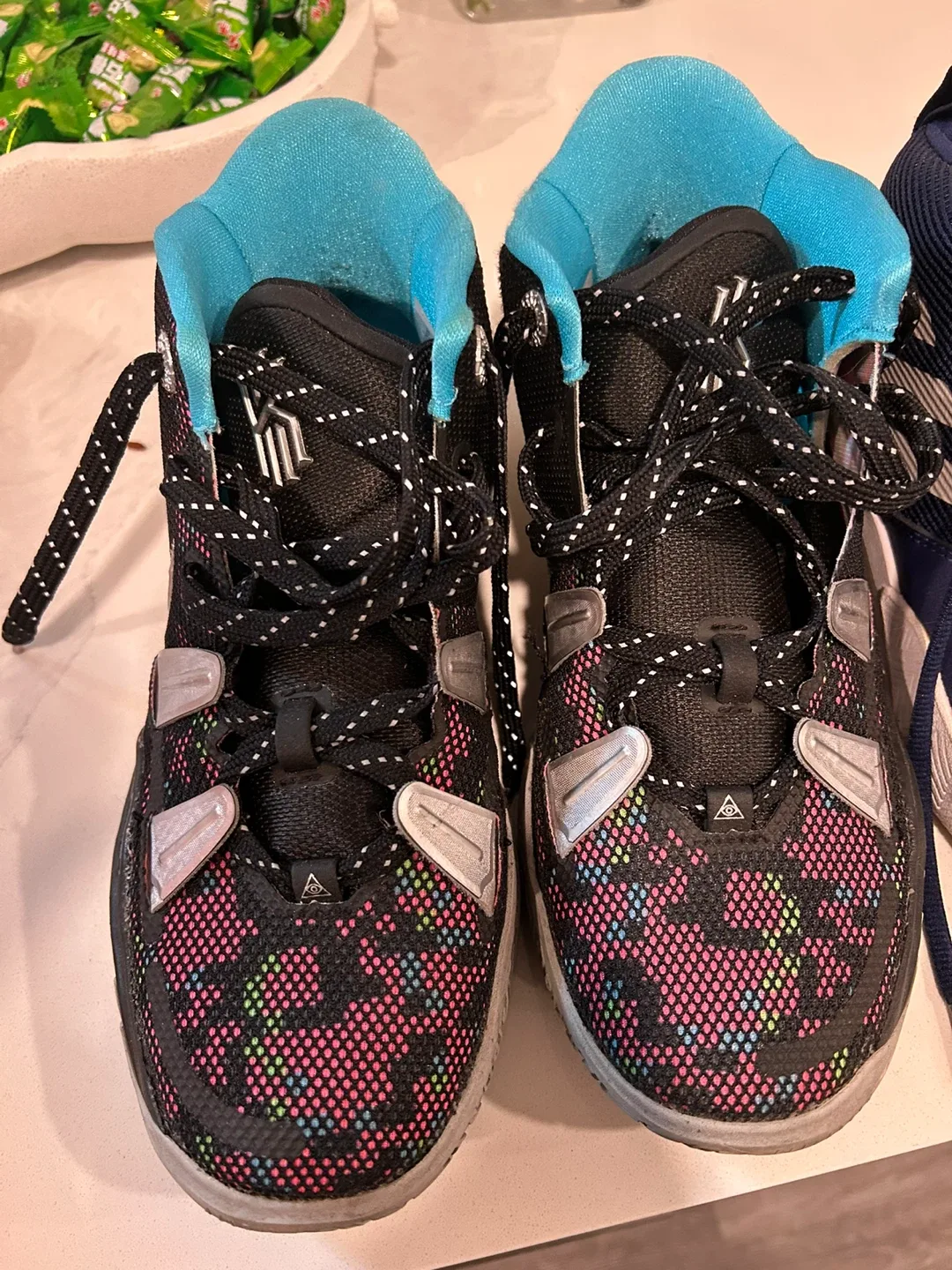 Nike Kyrie Flytrap 5 Basketball Shoes - US 5Y