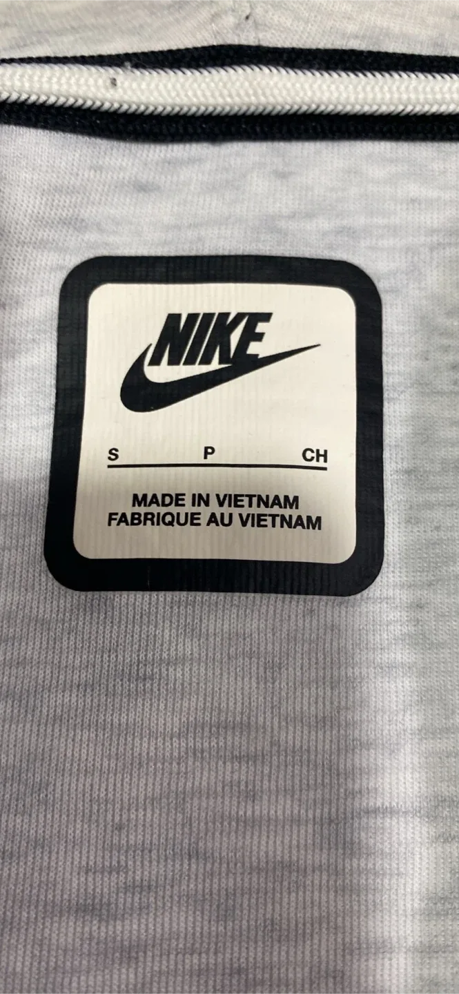 Nike Tech Fleece Hoodie - Size Small image indicator(2)