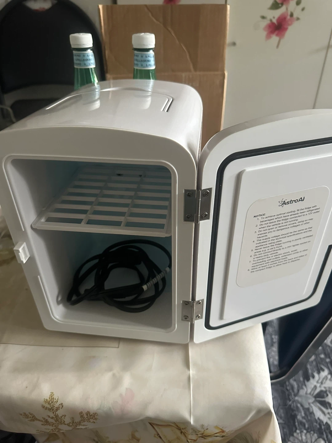 AstroAI Mini Fridge - White - photo 2