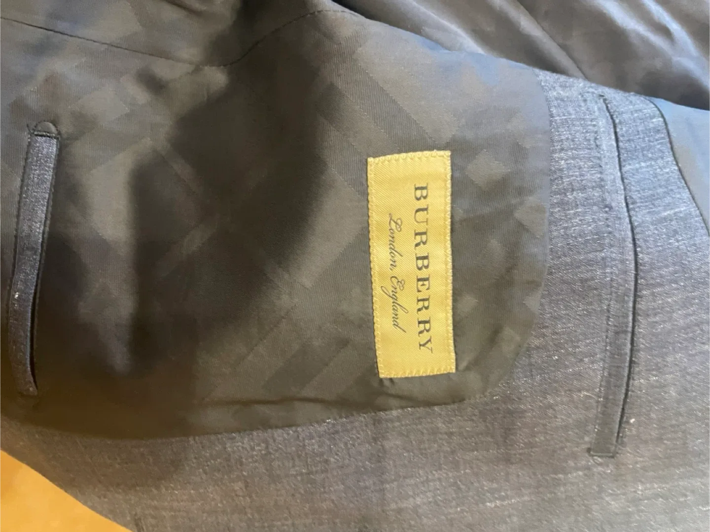 Burberry Suit - Size 54R image indicator(6)