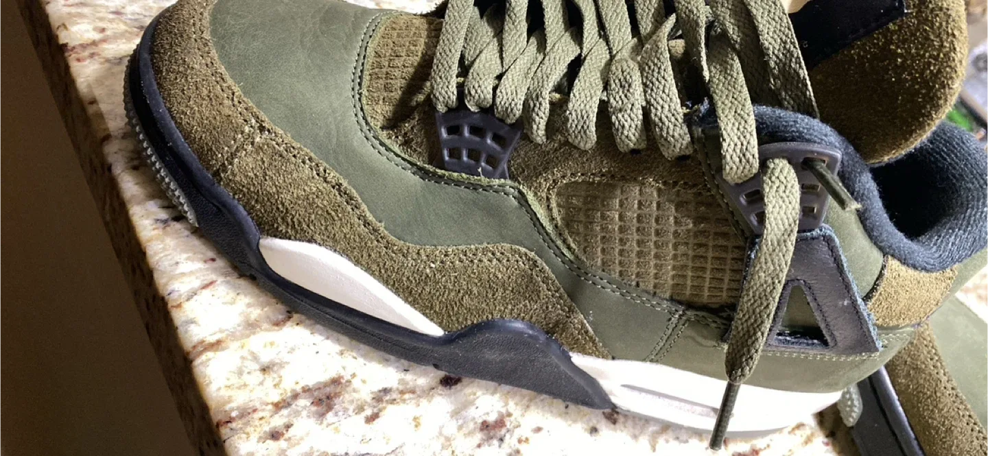 Air Jordan 4 Retro Olive US 8 image indicator(3)